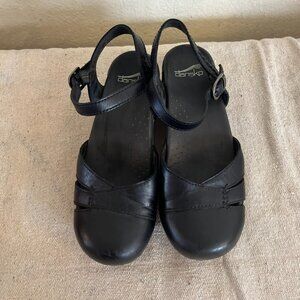 Dansko Woman's Black Leather Margrete Mary-Jane Sling-Back Clogs Sz 8.5 - 9